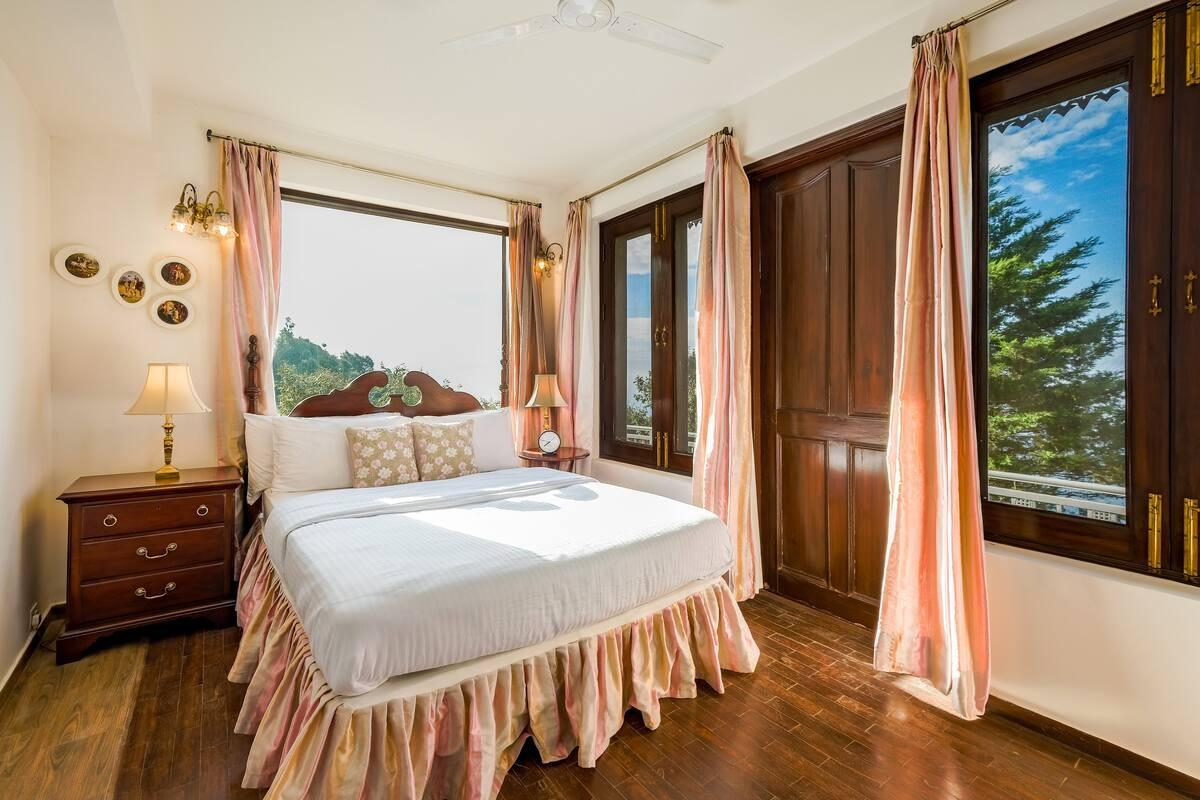 The Pink Magnolia Cottage x Solis Nature