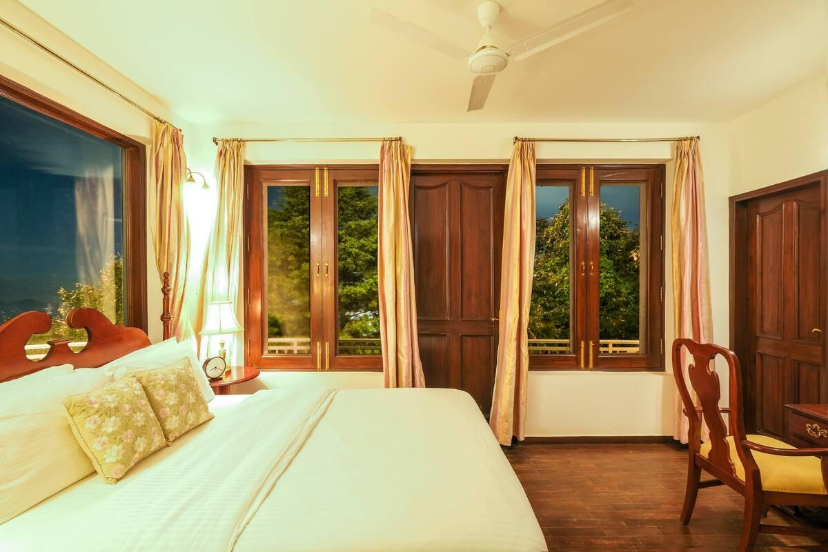 The Pink Magnolia Cottage x Solis Nature