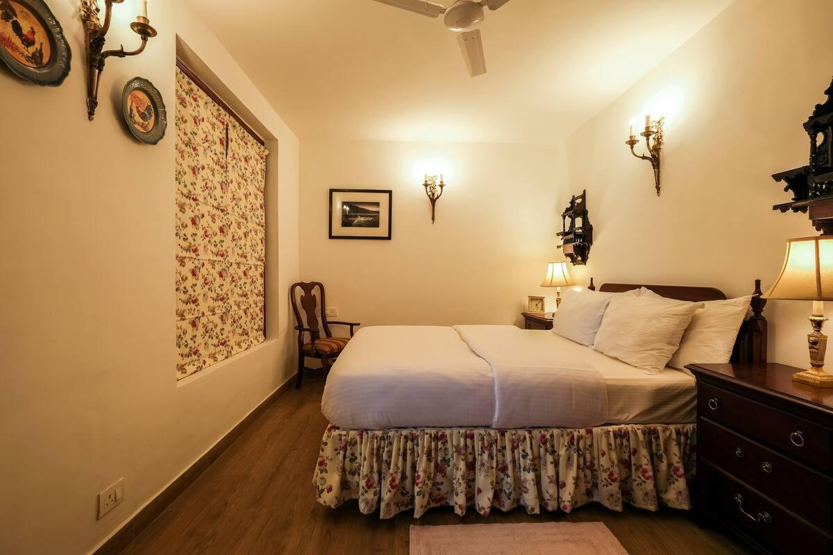 The Pink Magnolia Cottage x Solis Nature
