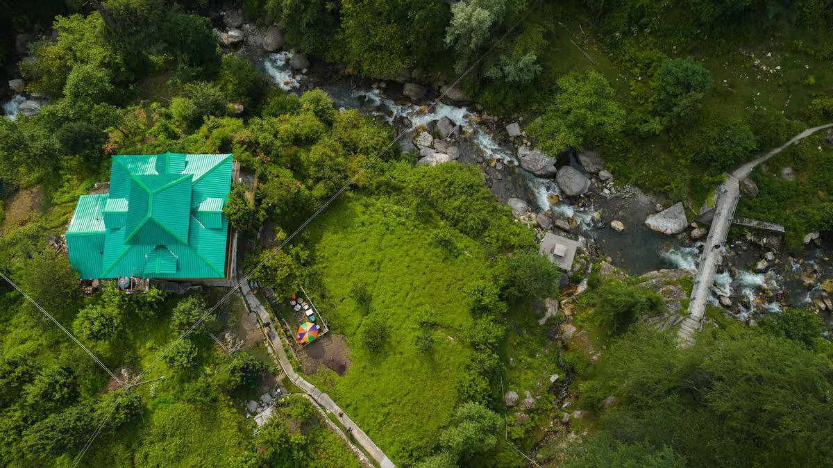 Spacious cottage in Jibhi near River x Solis Nature