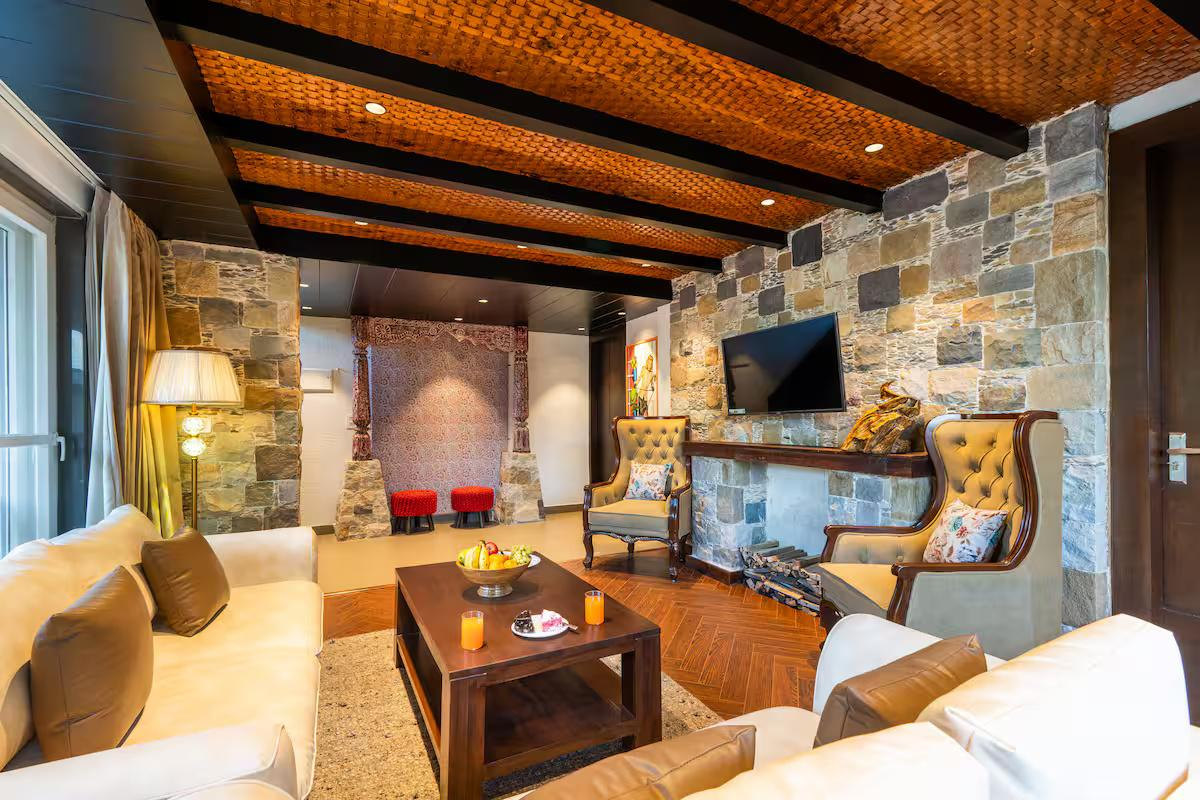 Shukrana 4BHK Luxury Retreat | Mall Road x Solis Nature