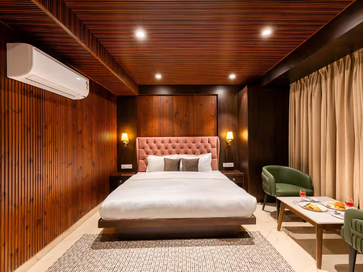 Shukrana 4BHK Luxury Retreat | Mall Road x Solis Nature