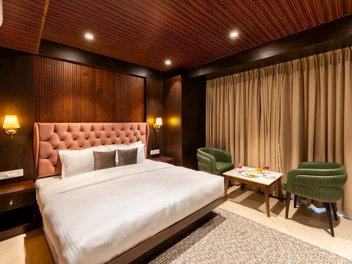 Shukrana 4BHK Luxury Retreat | Mall Road x Solis Nature