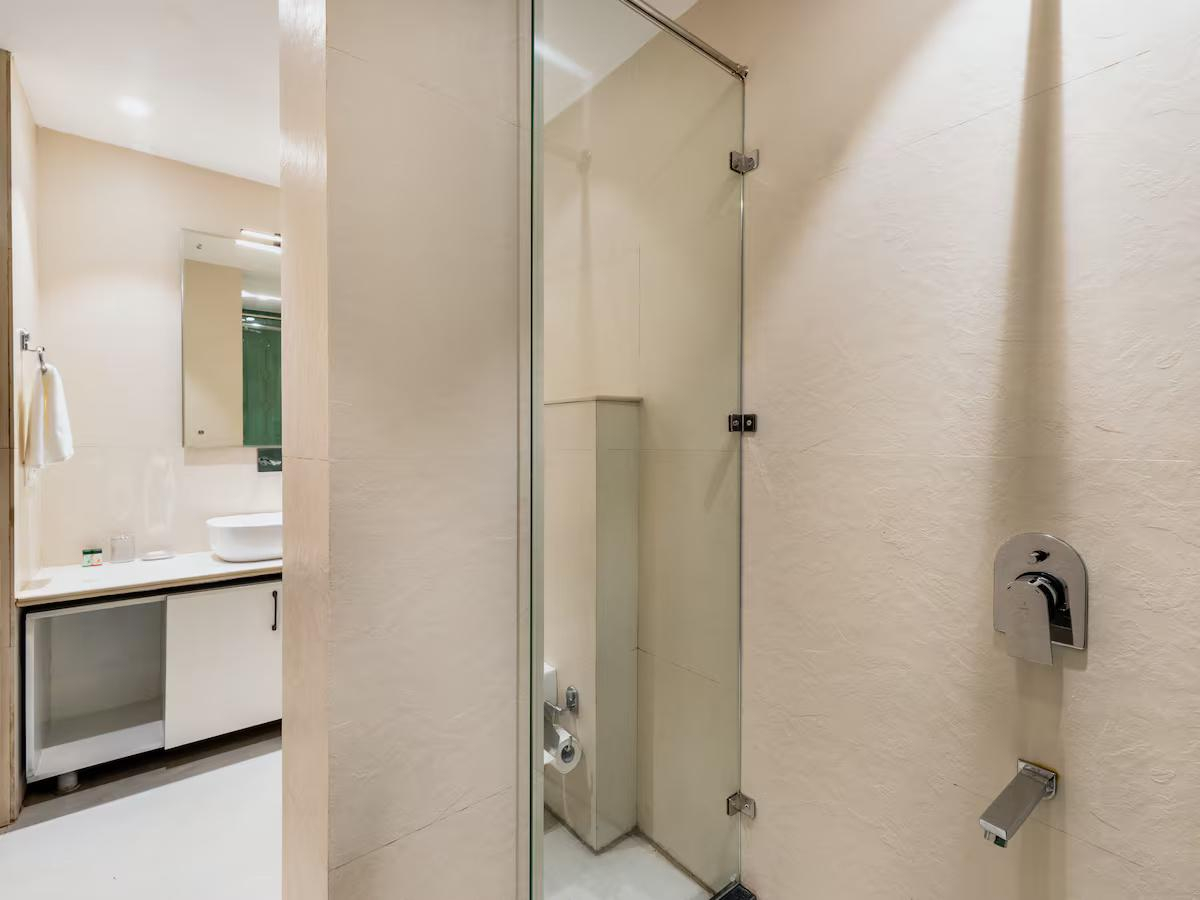 Shukrana 4BHK Luxury Retreat | Mall Road x Solis Nature