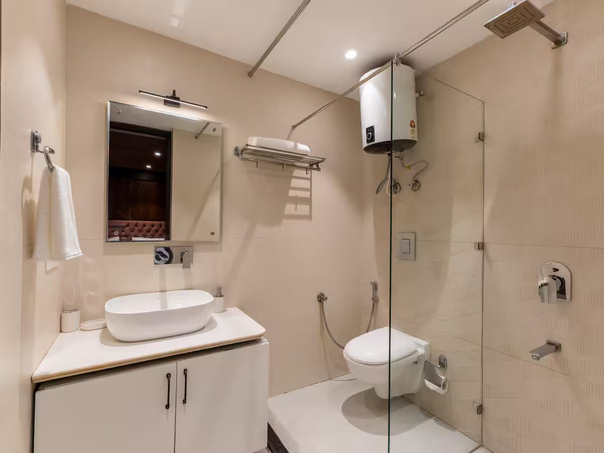 Shukrana 4BHK Luxury Retreat | Mall Road x Solis Nature