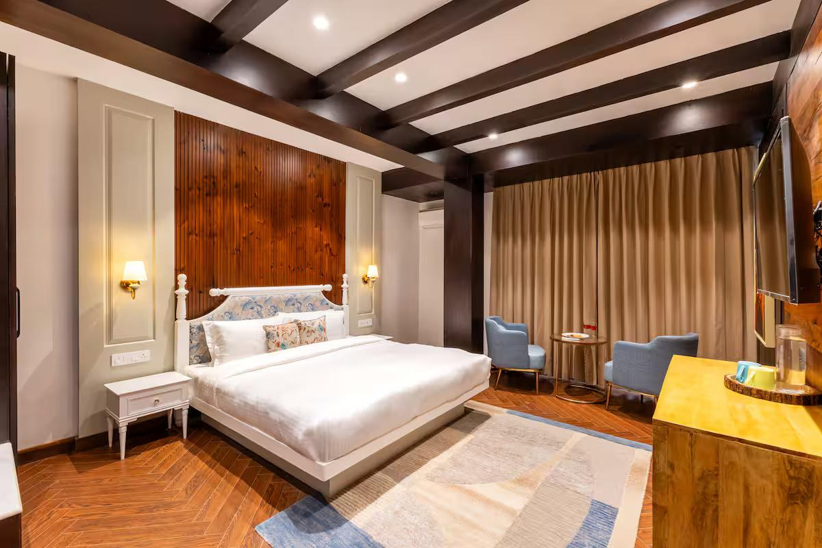 Shukrana 4BHK Luxury Retreat | Mall Road x Solis Nature