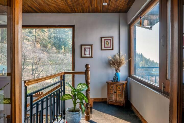 Saroga Woods Luxury Home Stay | 2BR in the hills x Solis Nature