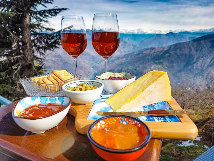 Saroga Woods Luxury Home Stay | 2BR in the hills x Solis Nature