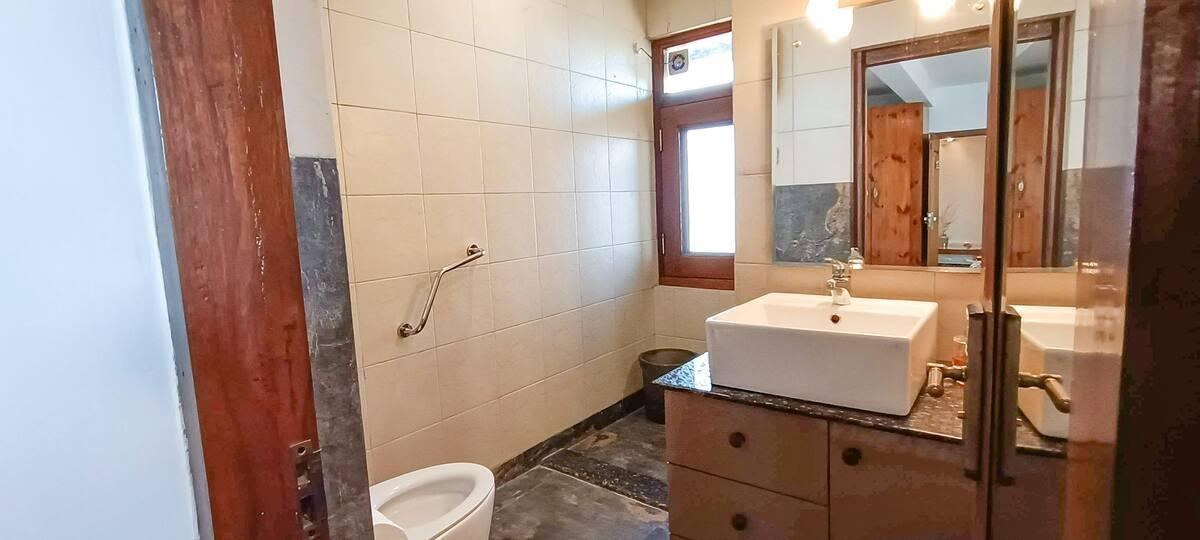 Saroga Woods Luxury Home Stay | 2BR in the hills x Solis Nature