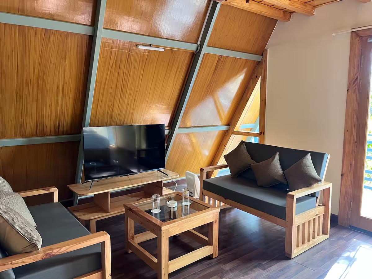Manipuri oak stay in (A frame cabin) x Solis Nature Manipuri oak stay in (A frame cabin) x Solis Nature