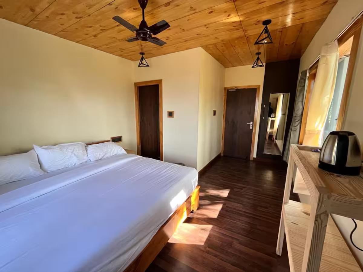 Manipuri oak stay in (A frame cabin) x Solis Nature Manipuri oak stay in (A frame cabin) x Solis Nature