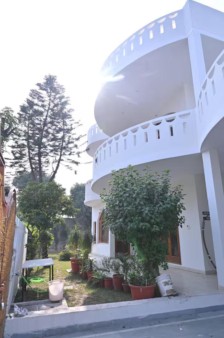 Paradise Island - A Luxurious BNB near Airport x Solis Nature