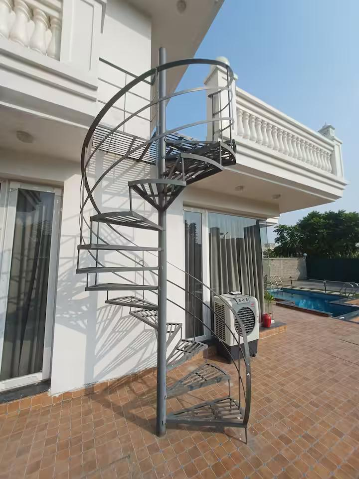 GREYSToNE ViLLA,Swiming Pool,3BHK Private, Snooker x Solis Nature