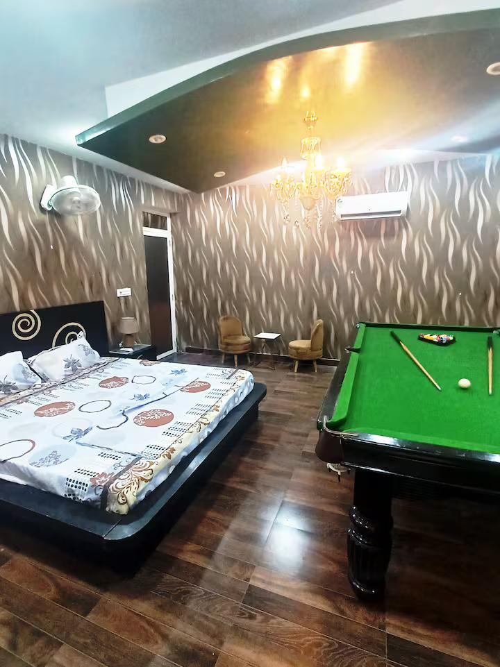 GREYSToNE ViLLA,Swiming Pool,3BHK Private, Snooker x Solis Nature