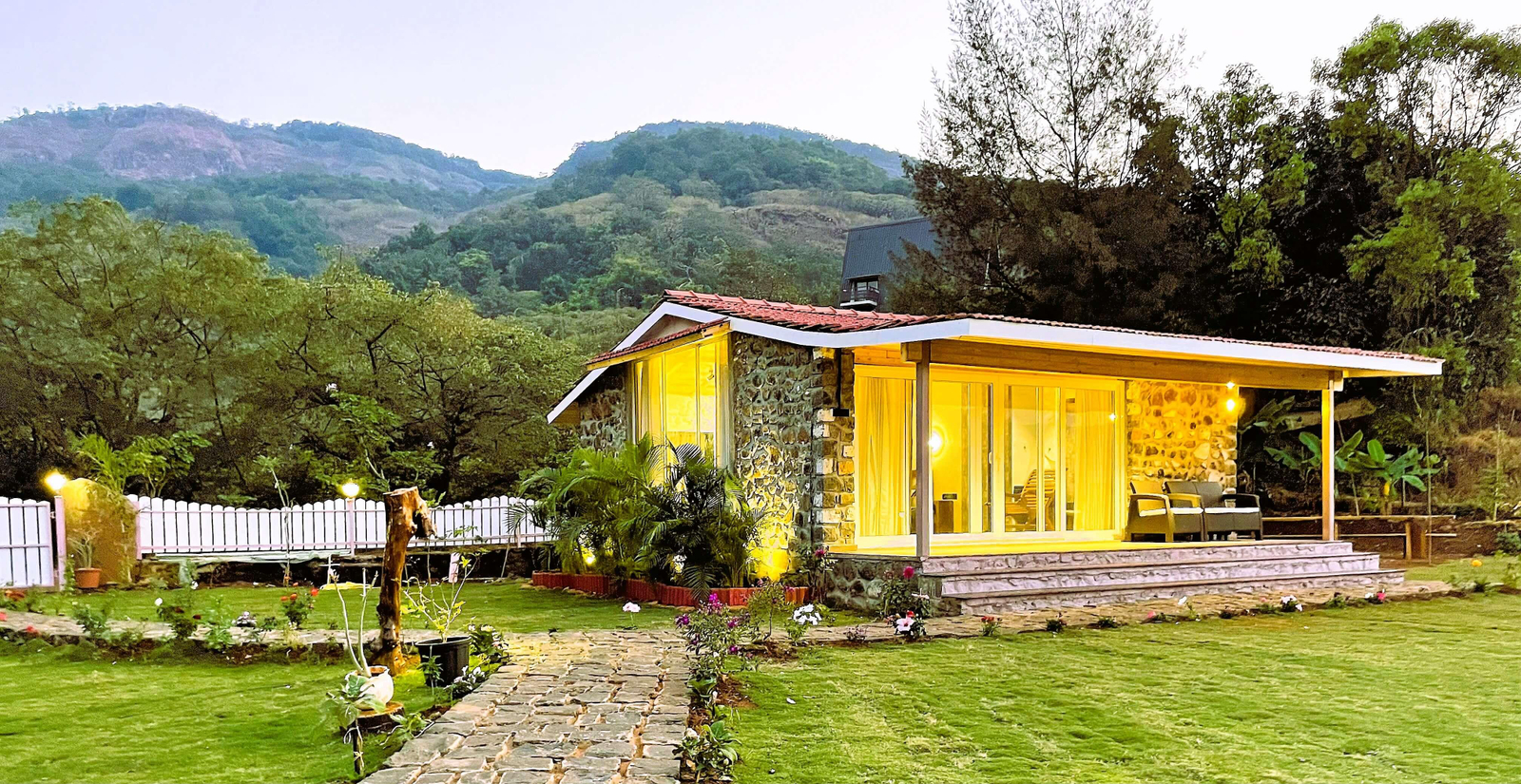 Moonstone Cottage x Solis Nature