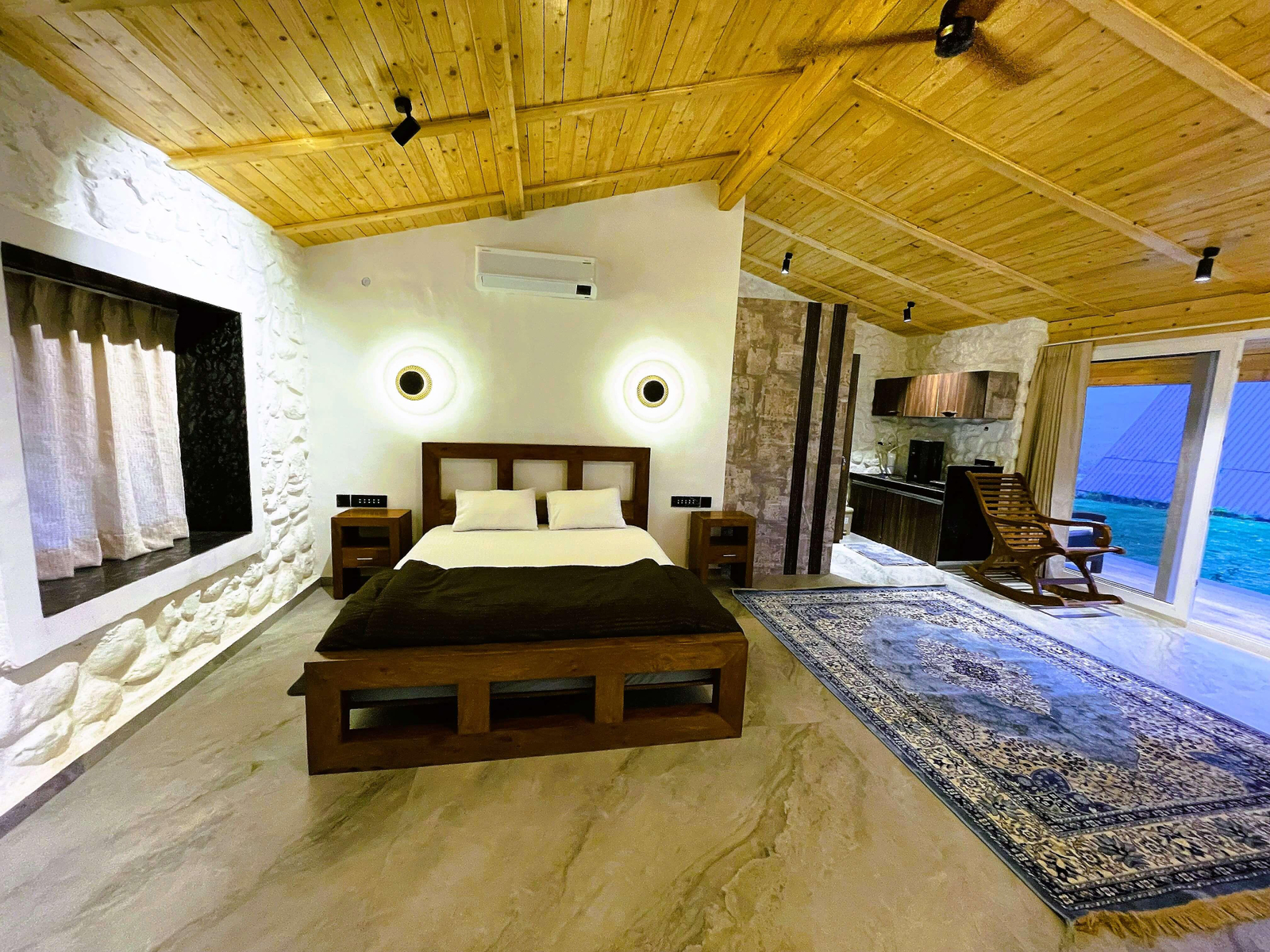 Moonstone Cottage x Solis Nature Moonstone Cottage x Solis Nature