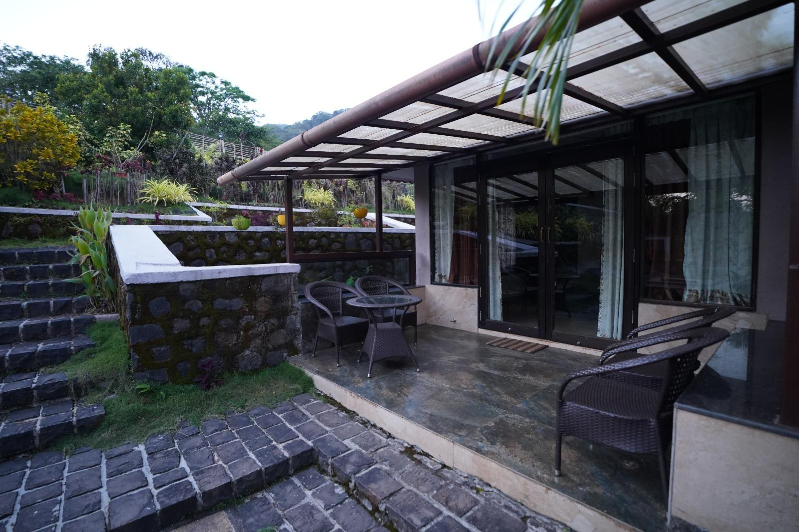Yahvi The Forest Abode x Solis Nature Yahvi The Forest Abode x Solis Nature