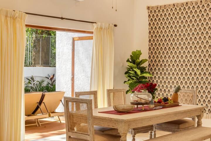 Ivory 5 BHK Private Pool Villa near Calangute x Solis Nature