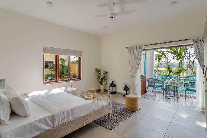 Ivory 5 BHK Private Pool Villa near Calangute x Solis Nature