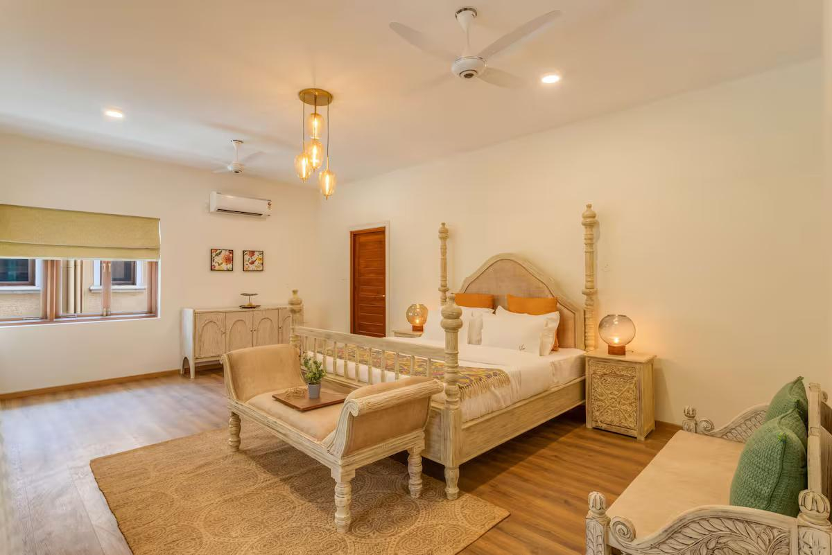 Ivory 5 BHK Private Pool Villa near Calangute x Solis Nature