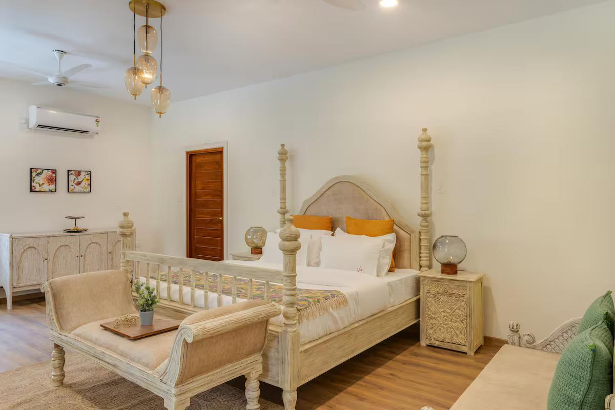 Ivory 5 BHK Private Pool Villa near Calangute x Solis Nature