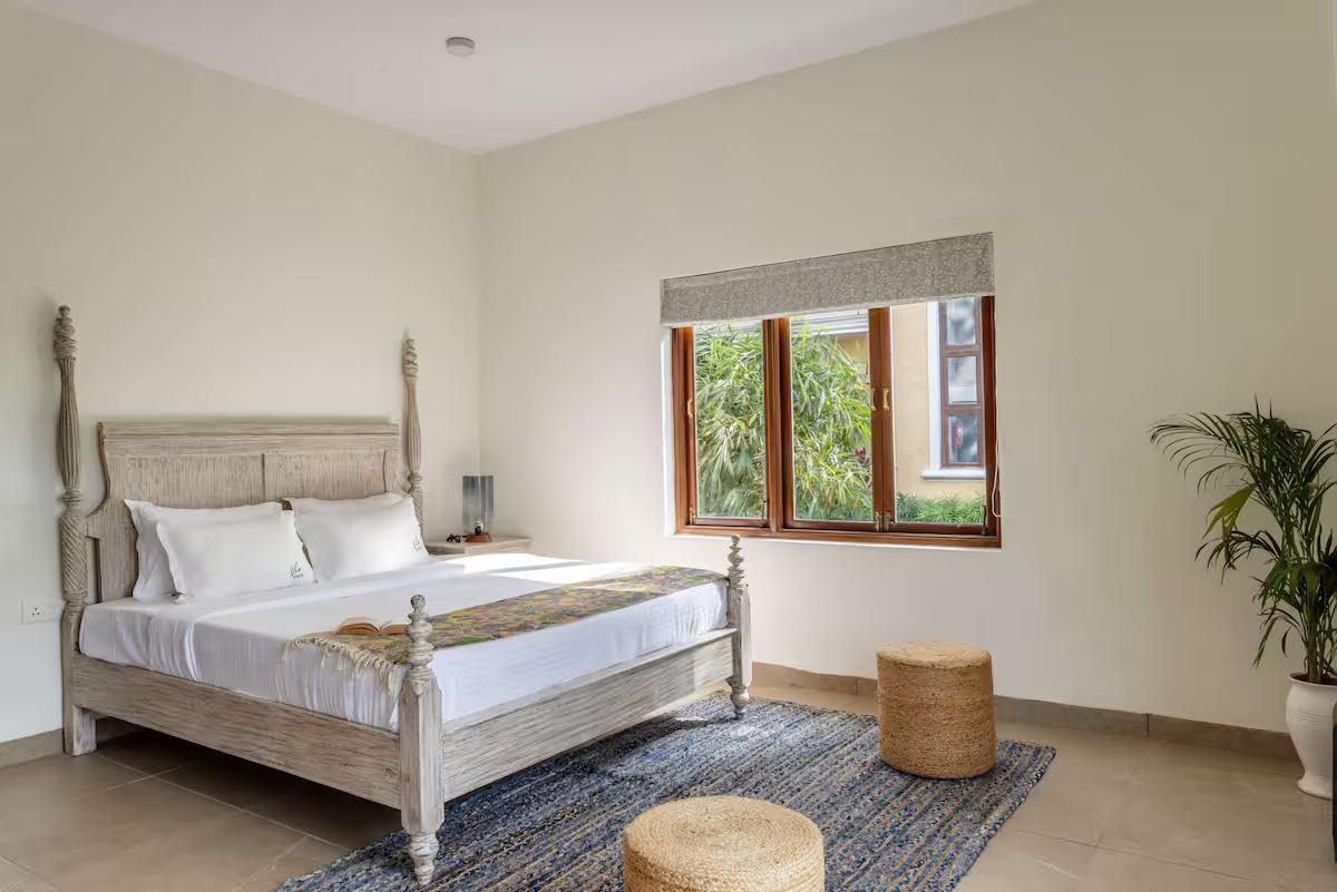 Ivory 5 BHK Private Pool Villa near Calangute x Solis Nature