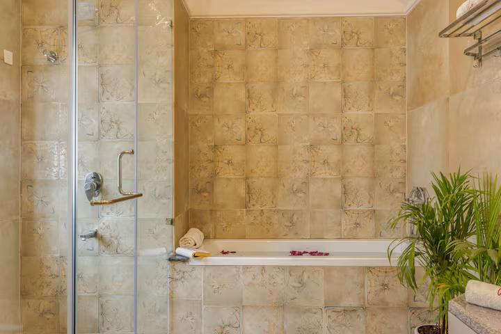 Ivory 5 BHK Private Pool Villa near Calangute x Solis Nature