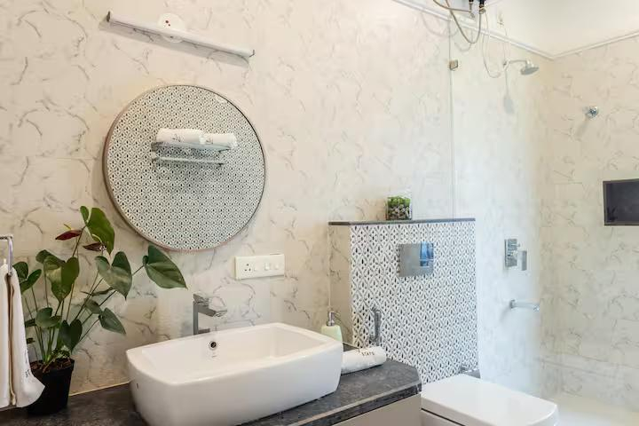 Ivory 5 BHK Private Pool Villa near Calangute x Solis Nature