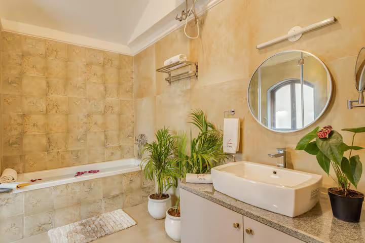 Ivory 5 BHK Private Pool Villa near Calangute x Solis Nature