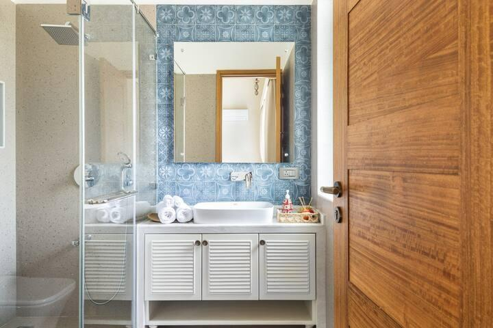 Rah - 5 BHK Luxury Villa in Assagao x Solis Nature