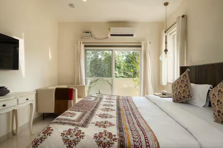 Casa Dips - 4 BR Private Pool Villa in Siolim x Solis Nature