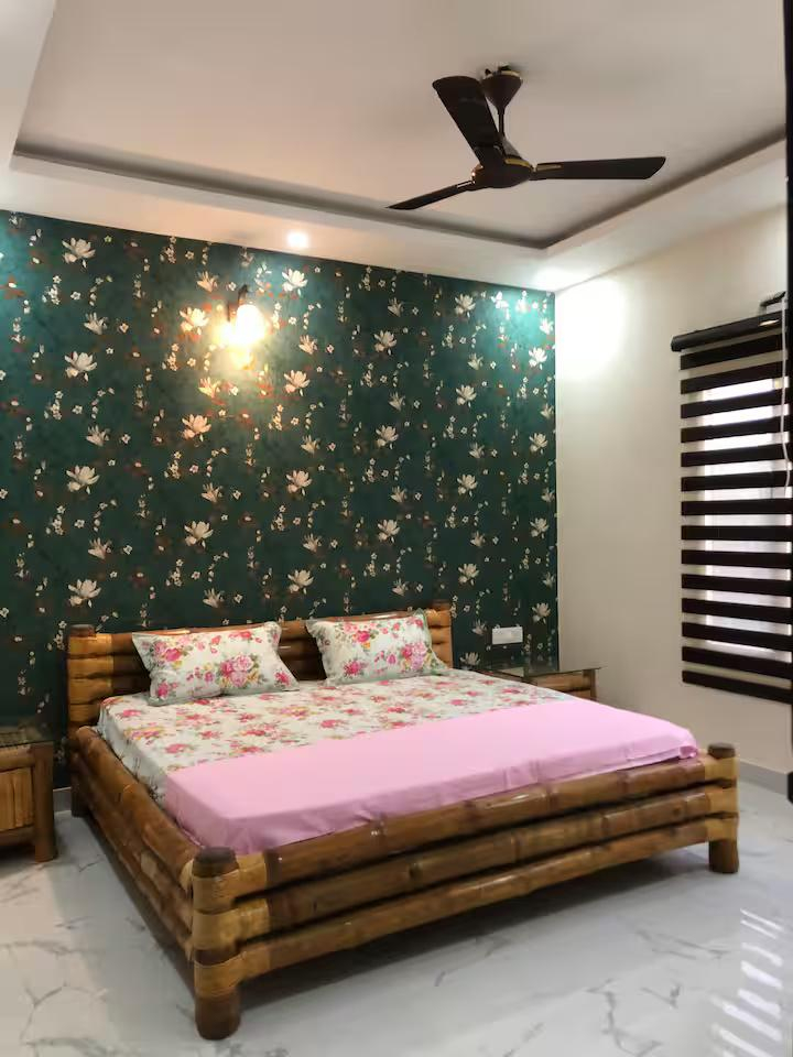 Khwaab Farmhouse for pool party, wedding, events (NCR) x Solis Nature