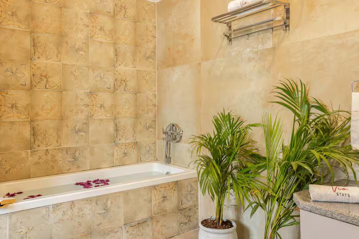 Amber 4 BR Private Pool Villa near Calangute x Solis Nature