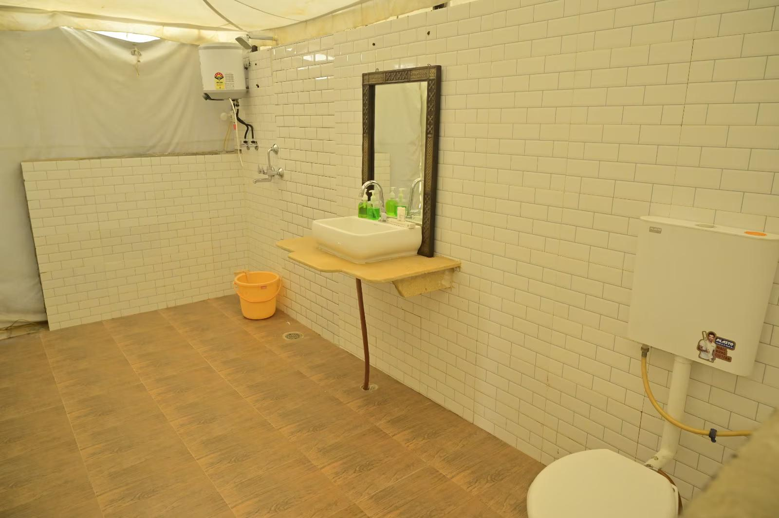 Sunny Desert Camp x Solis Nature