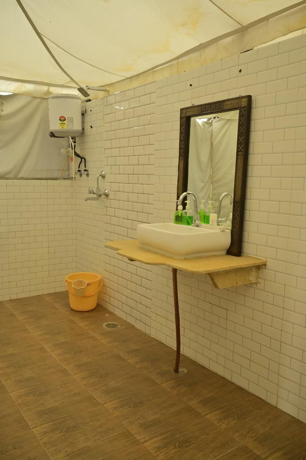 Sunny Desert Camp x Solis Nature