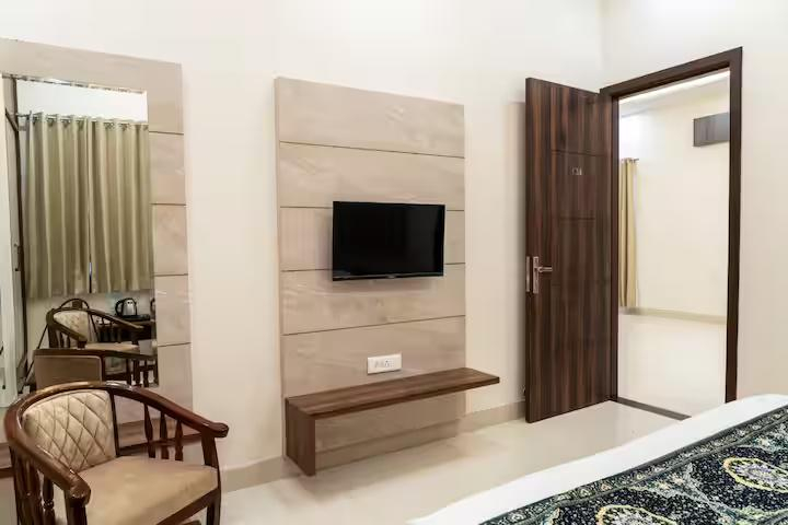 Green Galaxy Villa 10 bed Rooms villa and Pool x Solis Nature