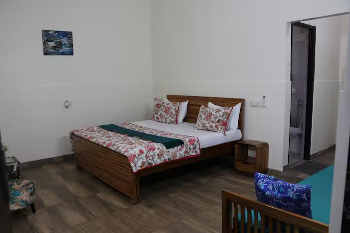 Luxury Farmhouse with Pool in the Aravalli Hills x Solis Nature