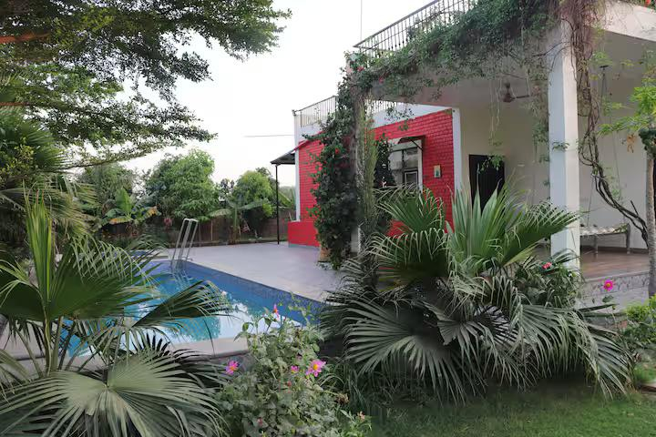 Luxury Farmhouse with Pool in the Aravalli Hills x Solis Nature