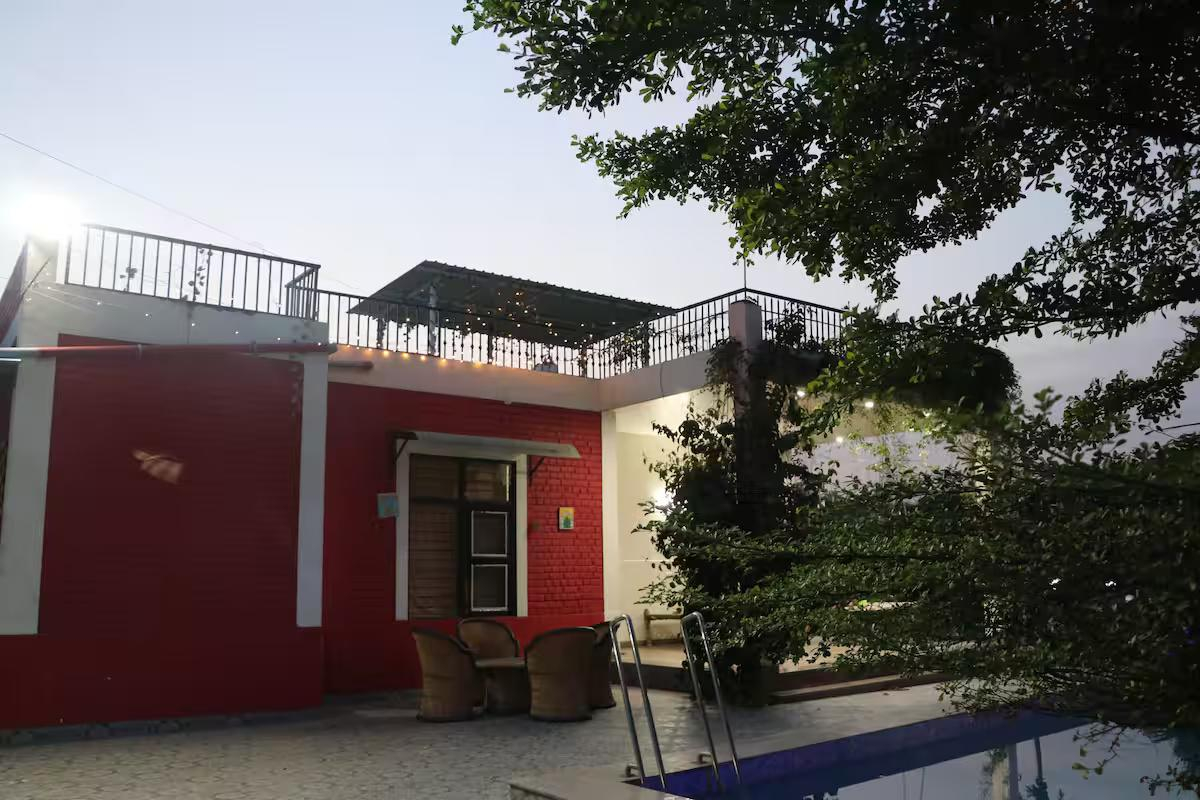 Luxury Farmhouse with Pool in the Aravalli Hills x Solis Nature