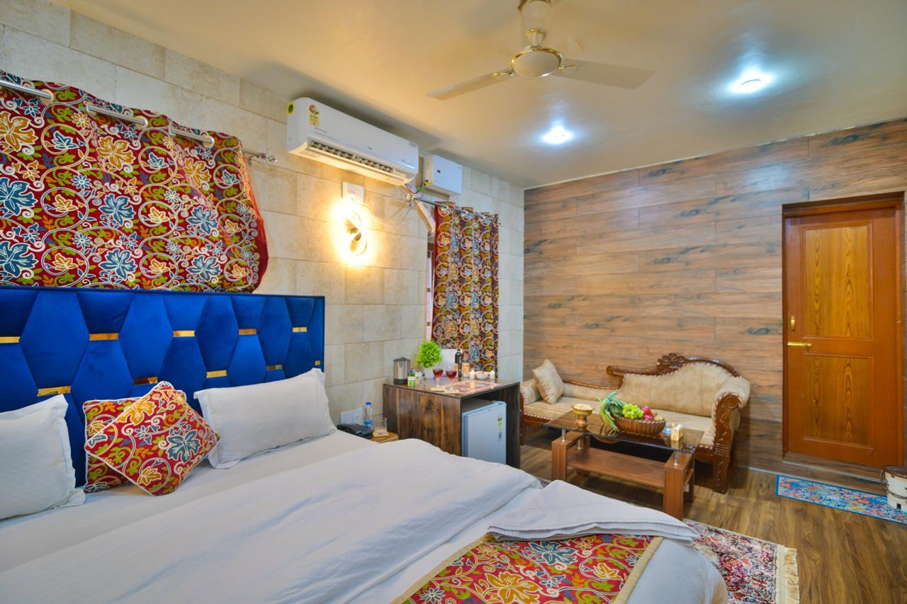 Aubiz Villa's Residential Suite x Solis Nature