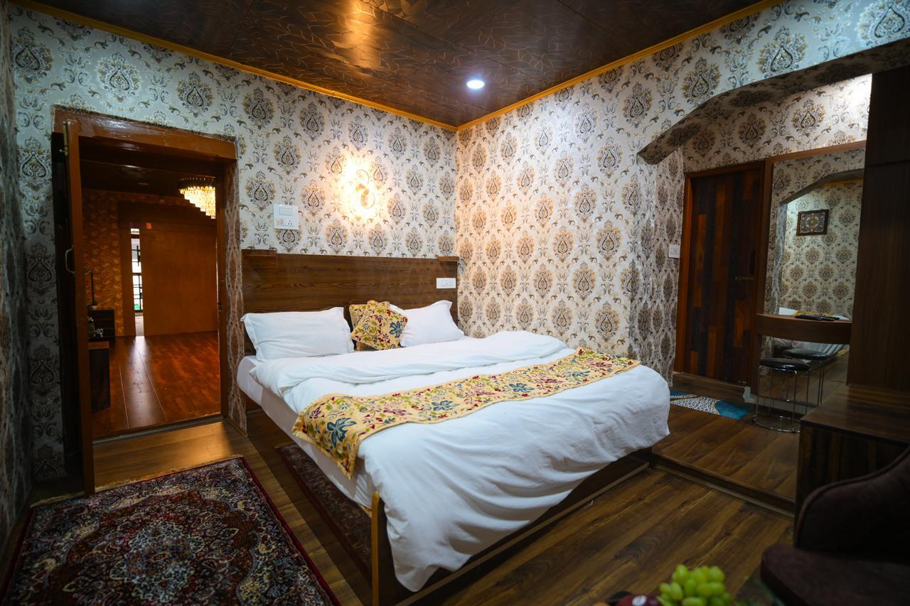 Aubiz Villa's Residential Suite x Solis Nature