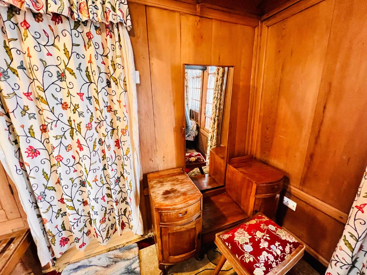 Canada Houseboats x Solis Nature