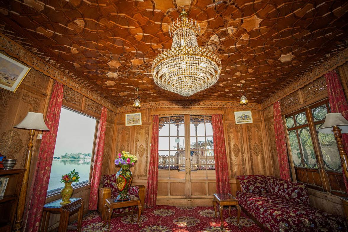 Canada Houseboats x Solis Nature