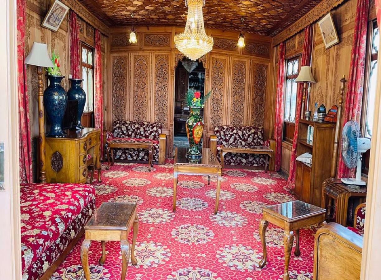 Canada Houseboats x Solis Nature