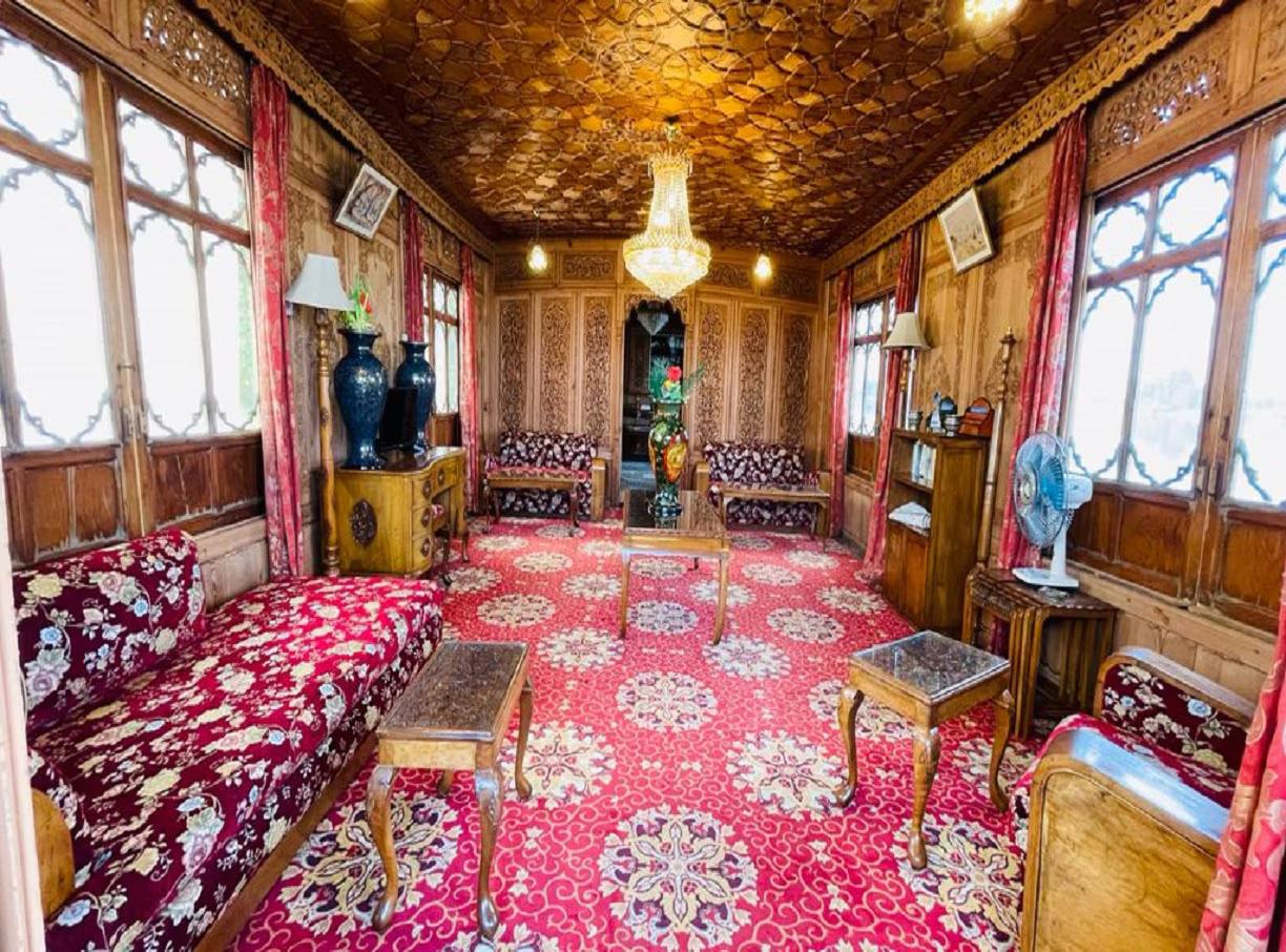 Canada Houseboats x Solis Nature