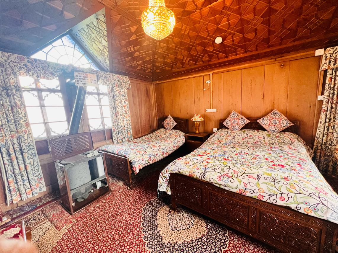 Canada Houseboats x Solis Nature