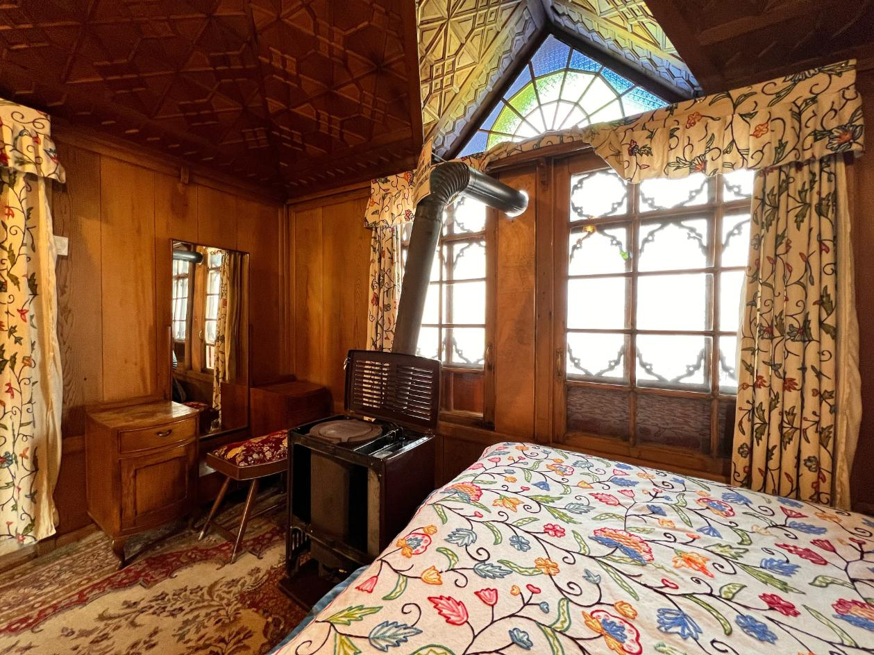 Canada Houseboats x Solis Nature