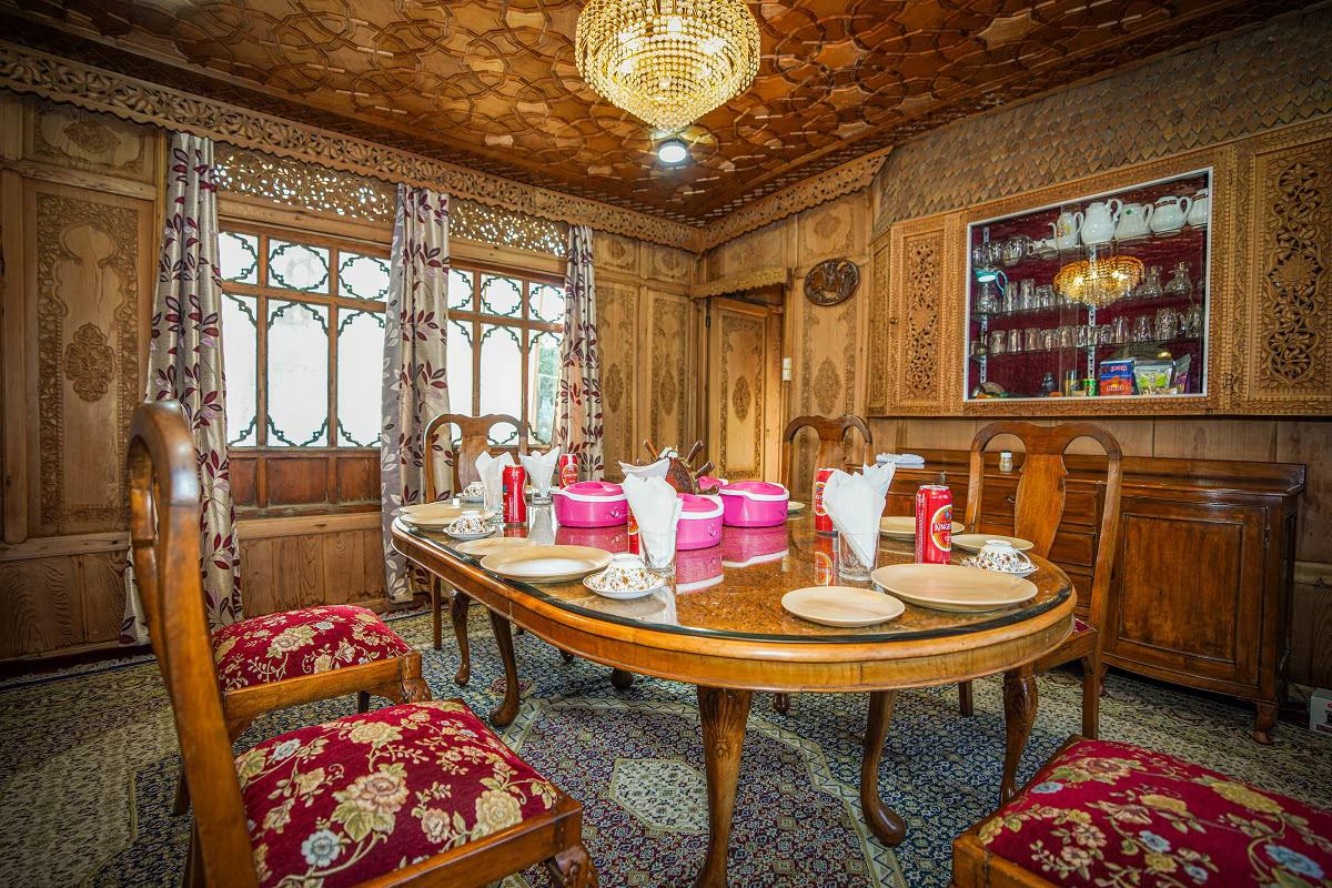 Canada Houseboats x Solis Nature