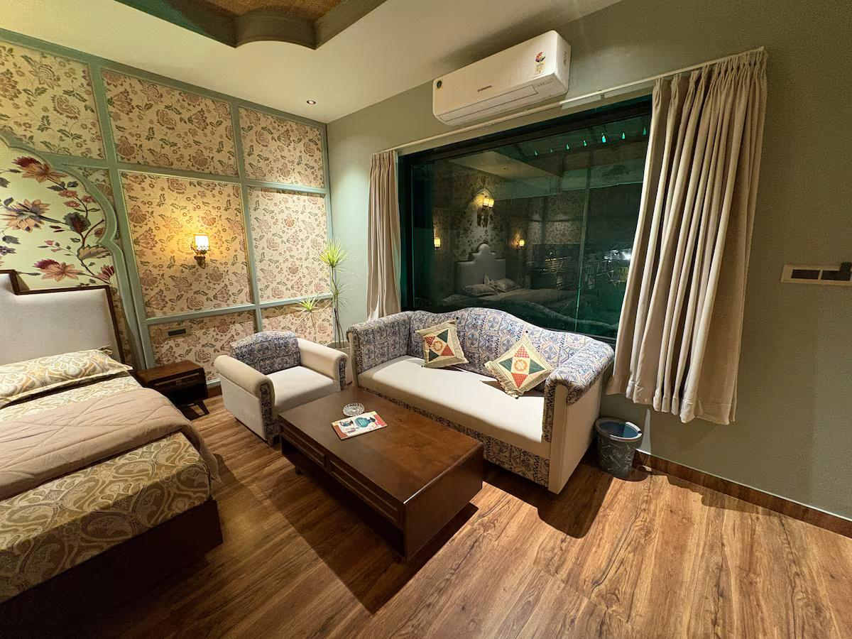 The Taj Cottage with Jacuzzi x Solis Nature