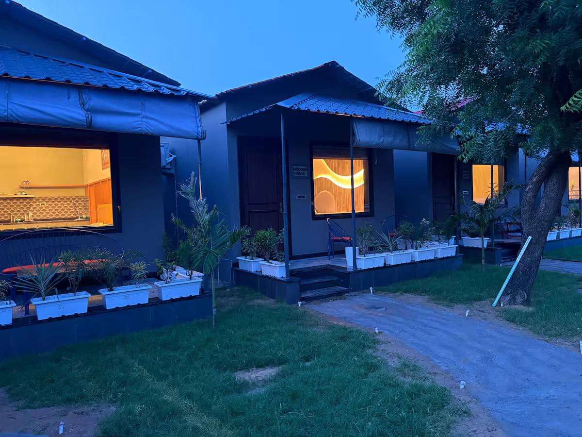 The Taj Cottage with Jacuzzi x Solis Nature